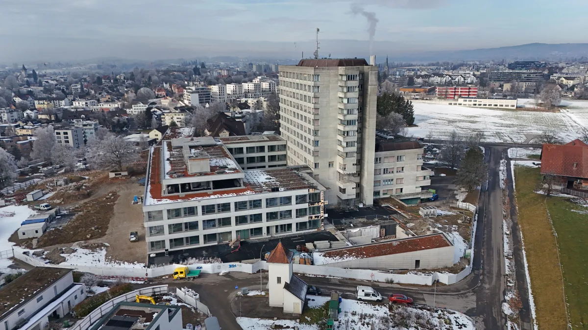 Das Spital Wetzikon aus der Luft.